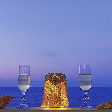 Amazing Beachfront Apartment In Hersonissos Zewnętrze zdjęcie