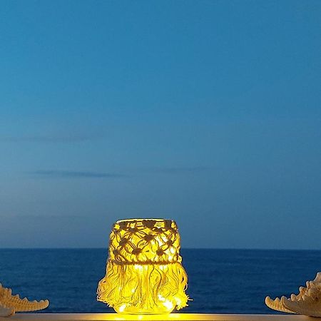 Amazing Beachfront Apartment In Hersonissos Zewnętrze zdjęcie
