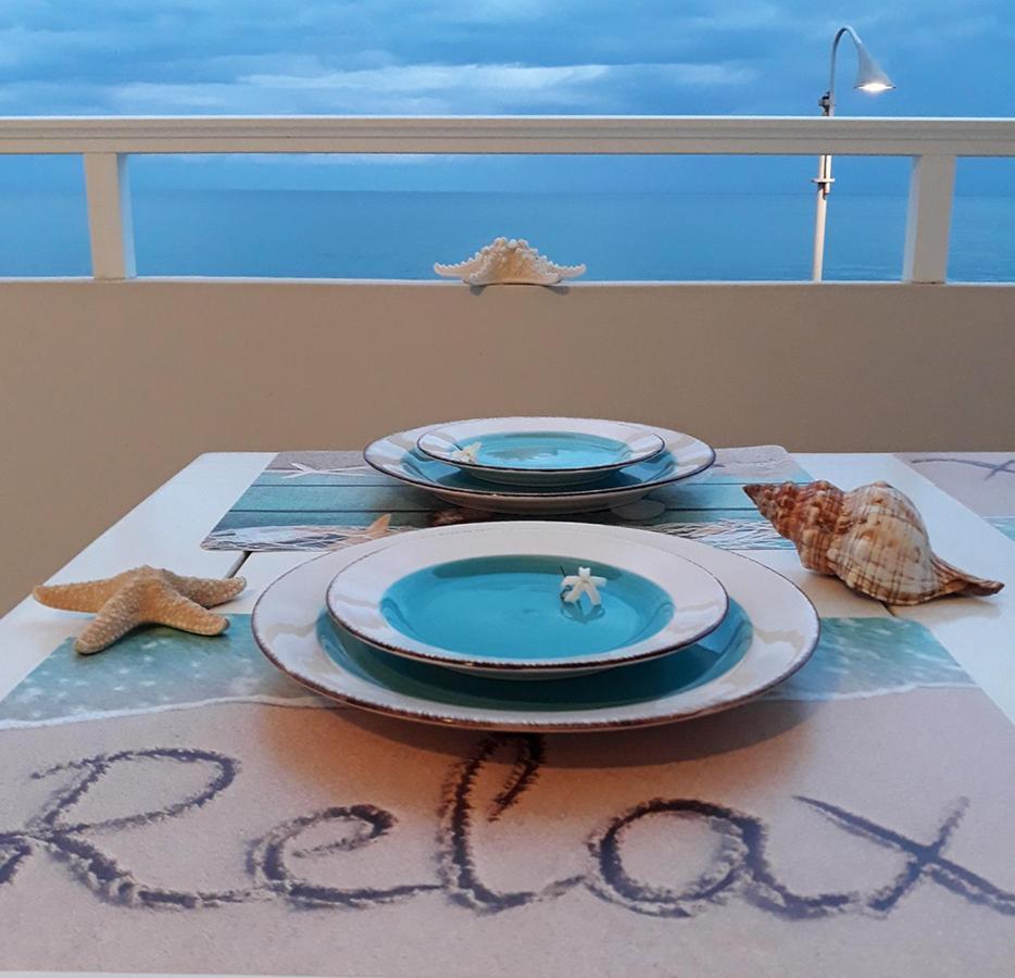 Amazing Beachfront Apartment In Hersonissos Zewnętrze zdjęcie